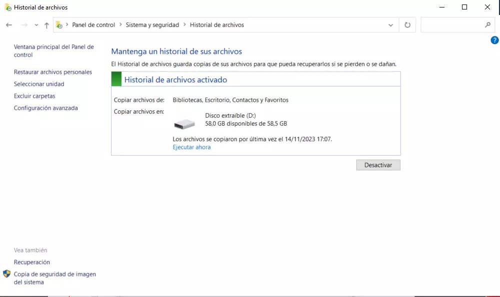 Historial de archivos de Windows 10 activado