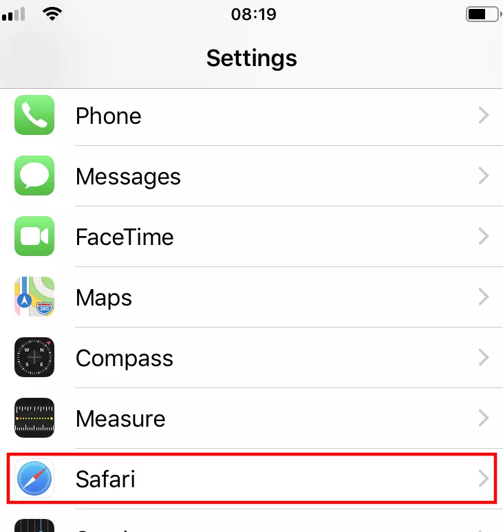 Opción de Safari en el menú iOS “Ajustes”