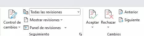 Menú de Word para aceptar y rechazar cambios